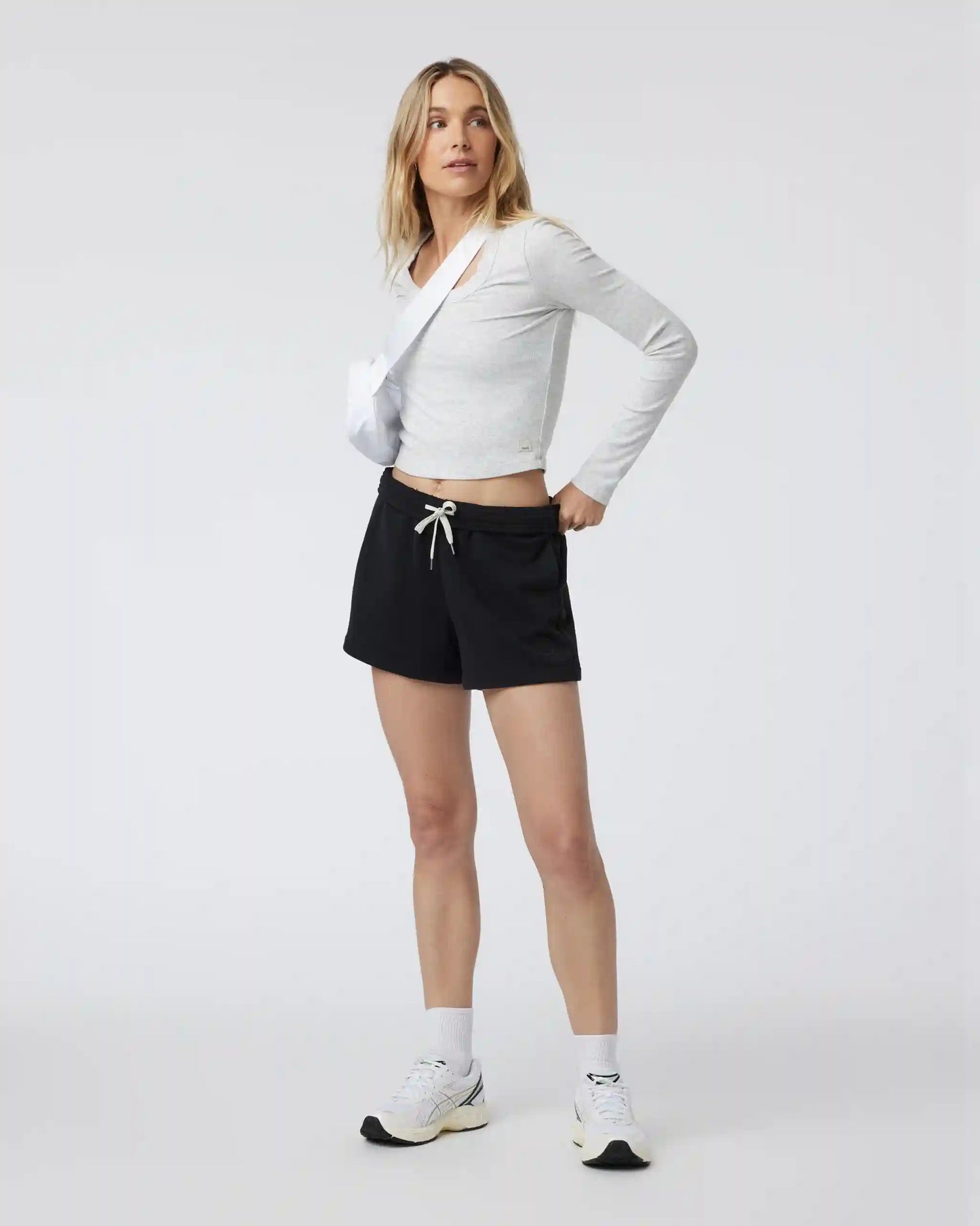Long Sleeve Pose Scoop Tee | White Heather Grey