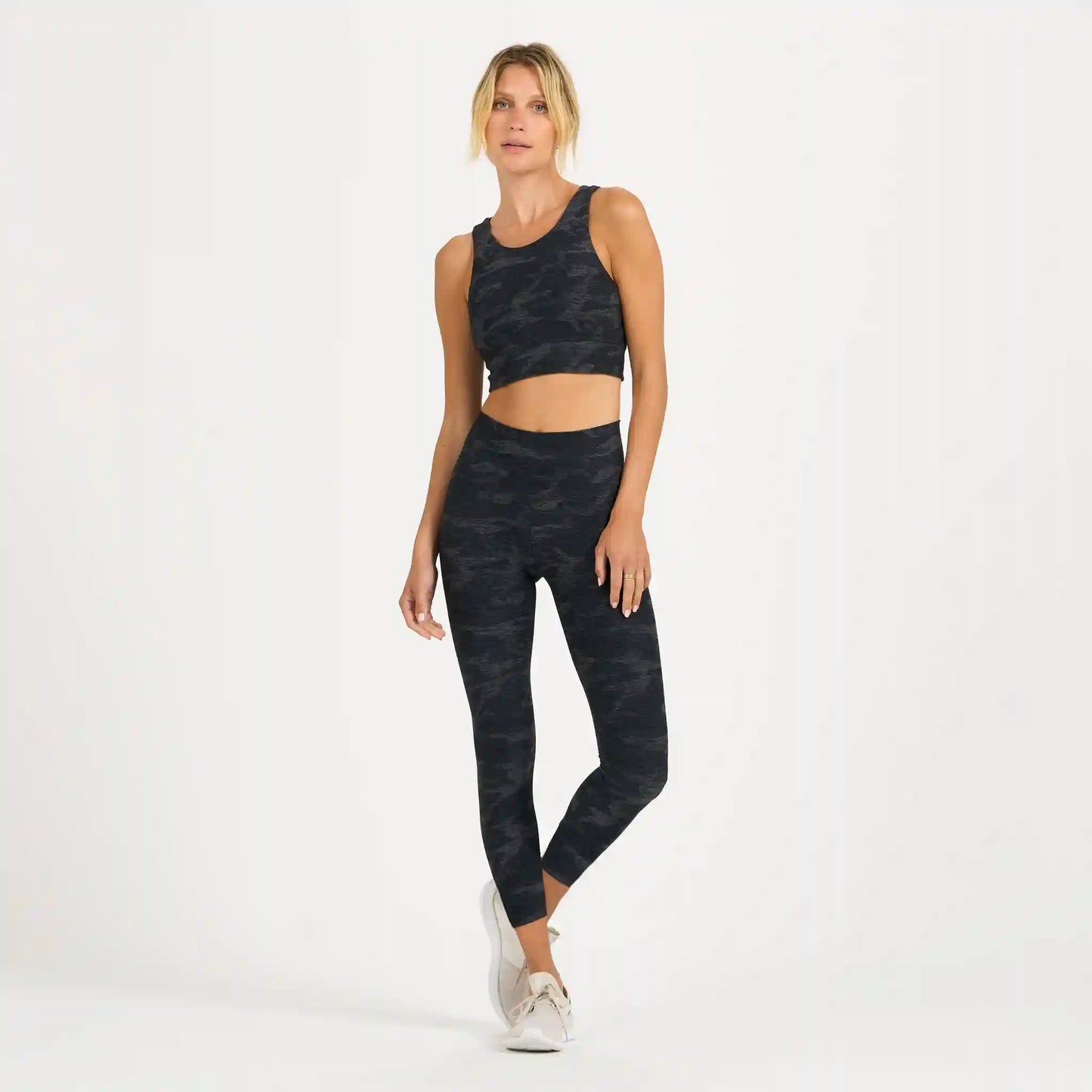 Clean Elevation Legging-Short | Black Camo