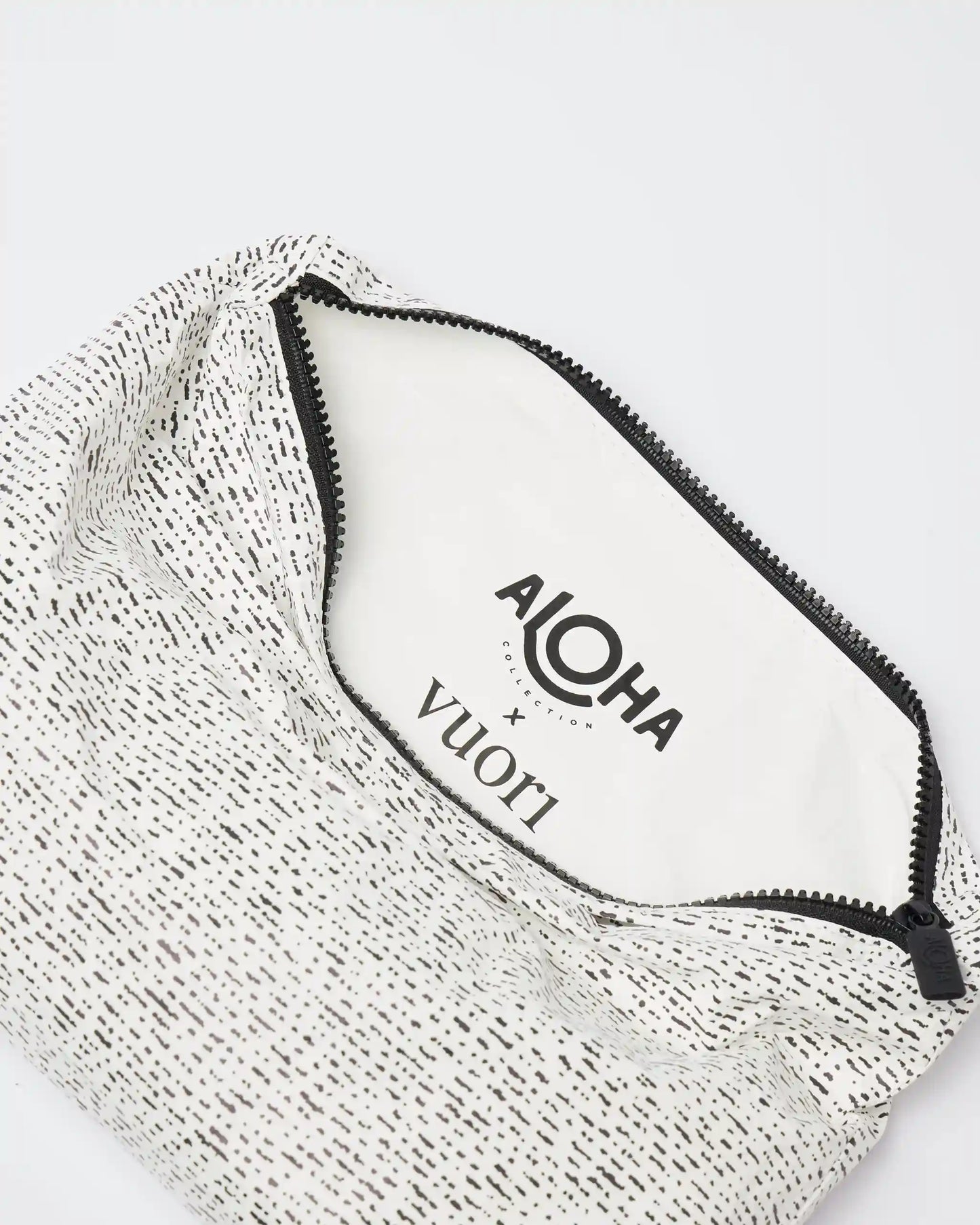ALOHA-Mid Pouch | White Dashed Lines