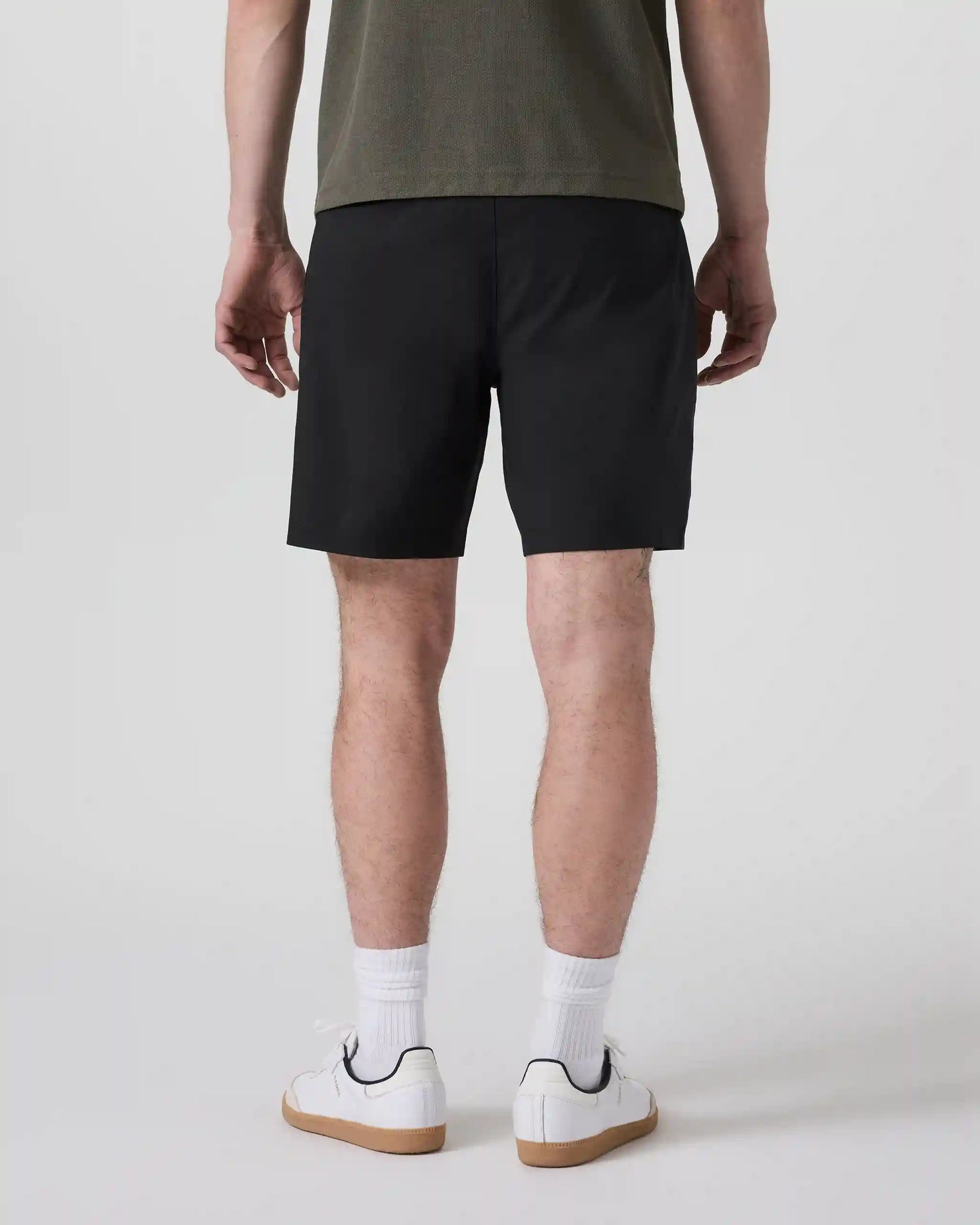Cascade Crinkle Elastic Waist Short 8" | Black