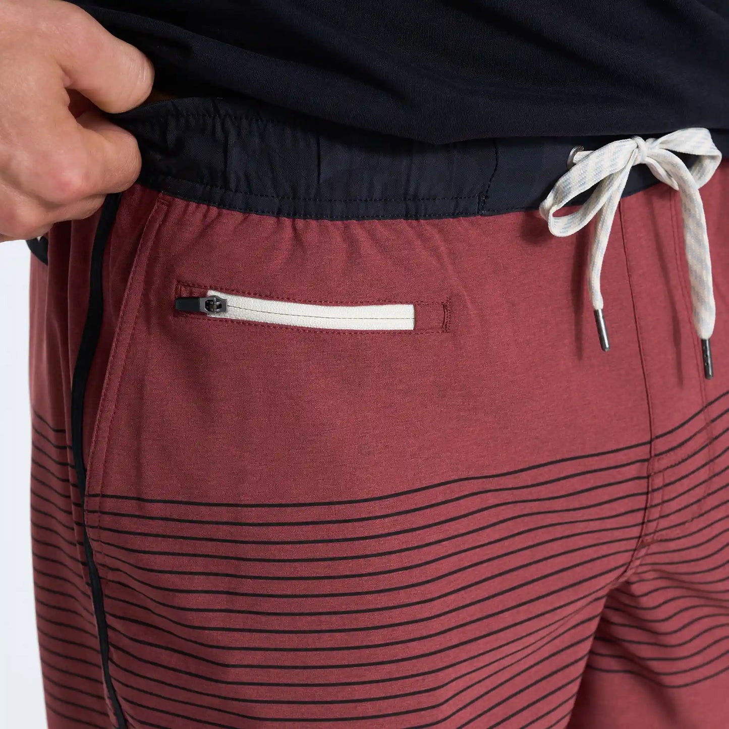 Banks Short Unlined 5" | Currant Stripe