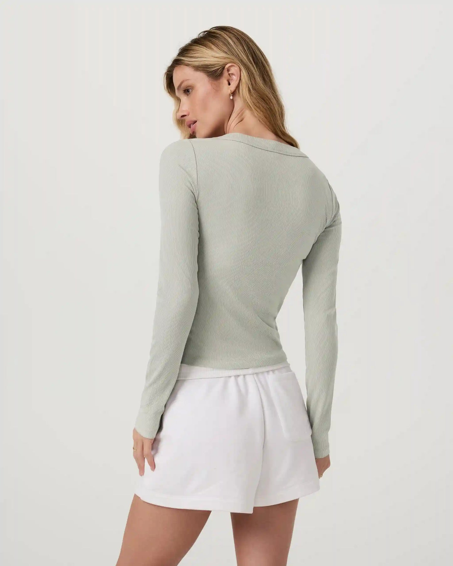 Long Sleeve Pose Scoop Tee | Talc