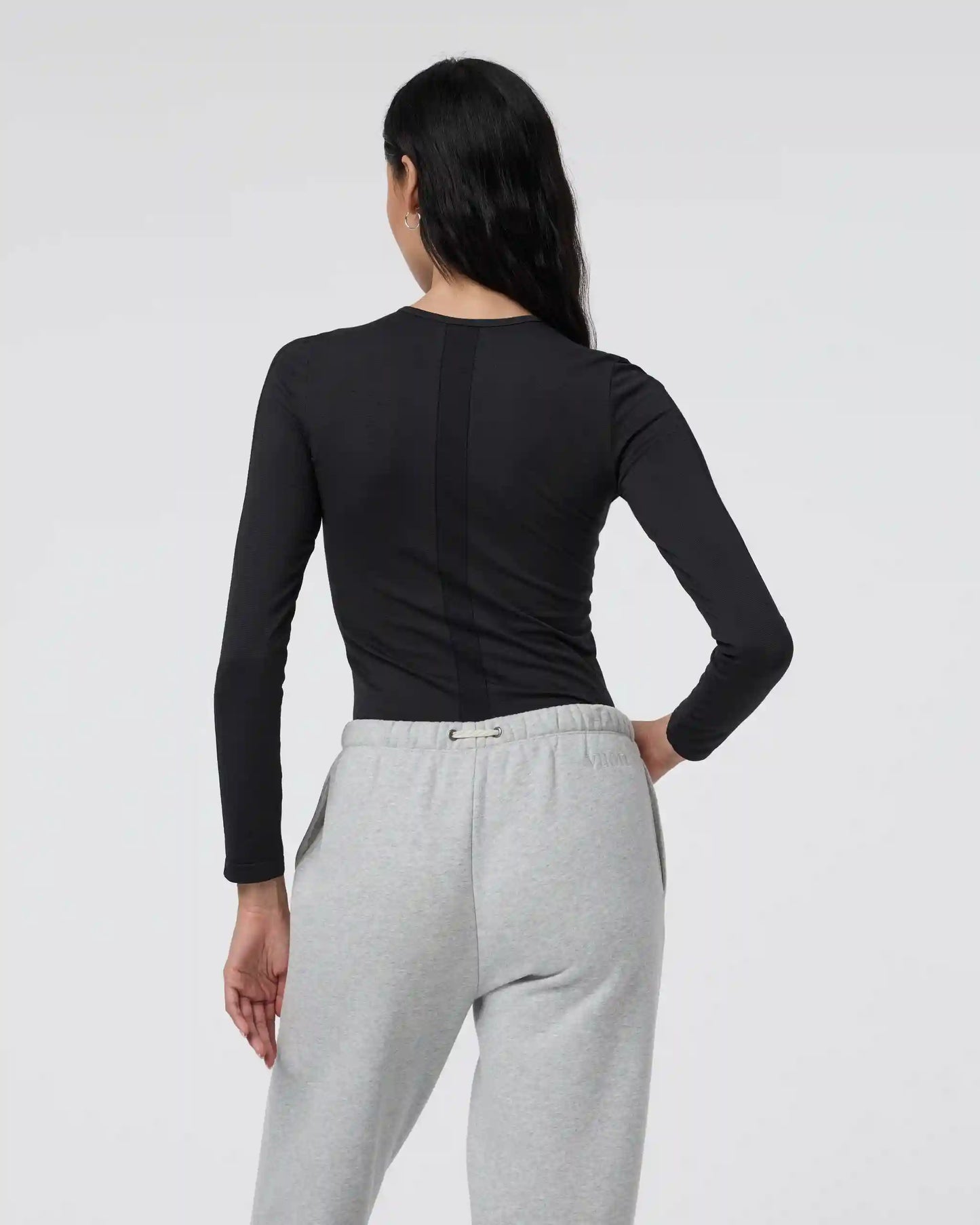 Long Sleeve Apres Sport Seamless Top | Black