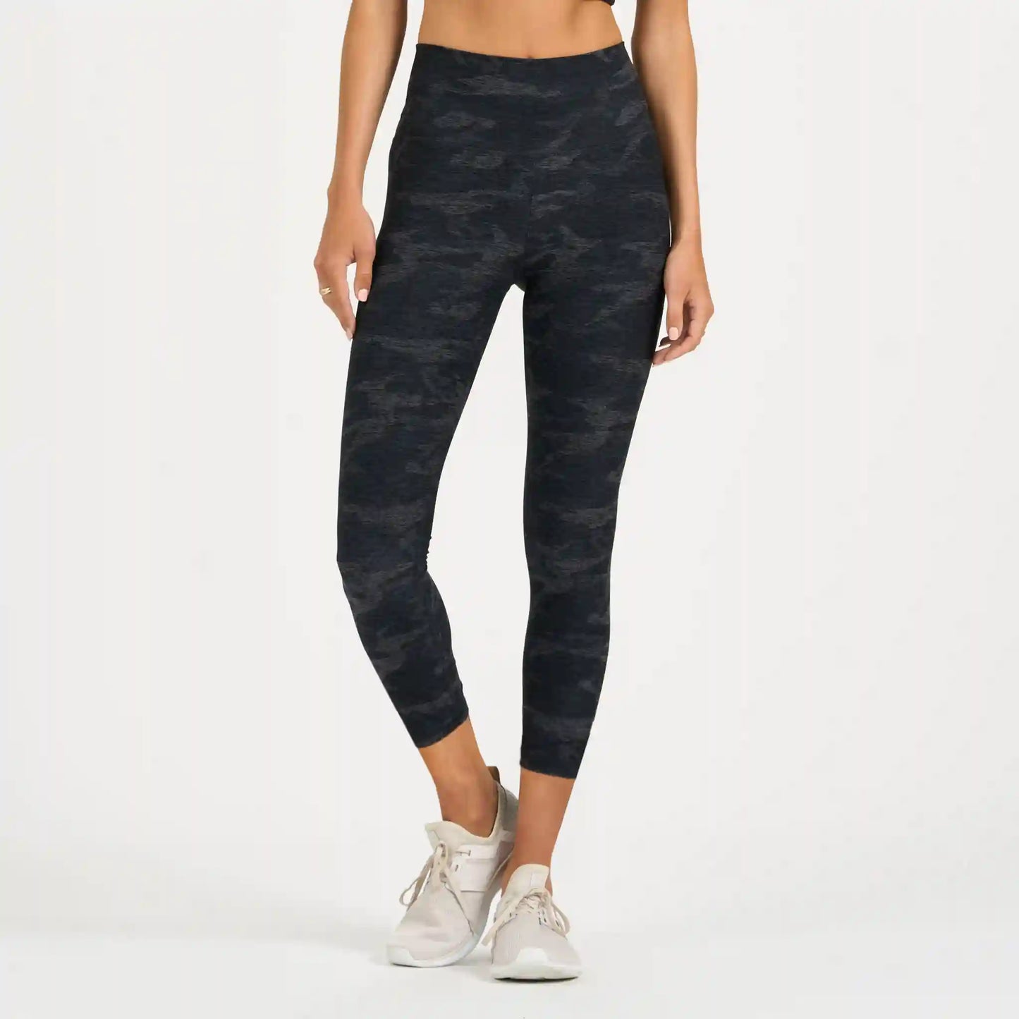 Clean Elevation Legging-Short | Black Camo