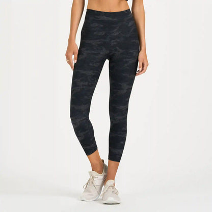 Clean Elevation Legging-Short | Black Camo